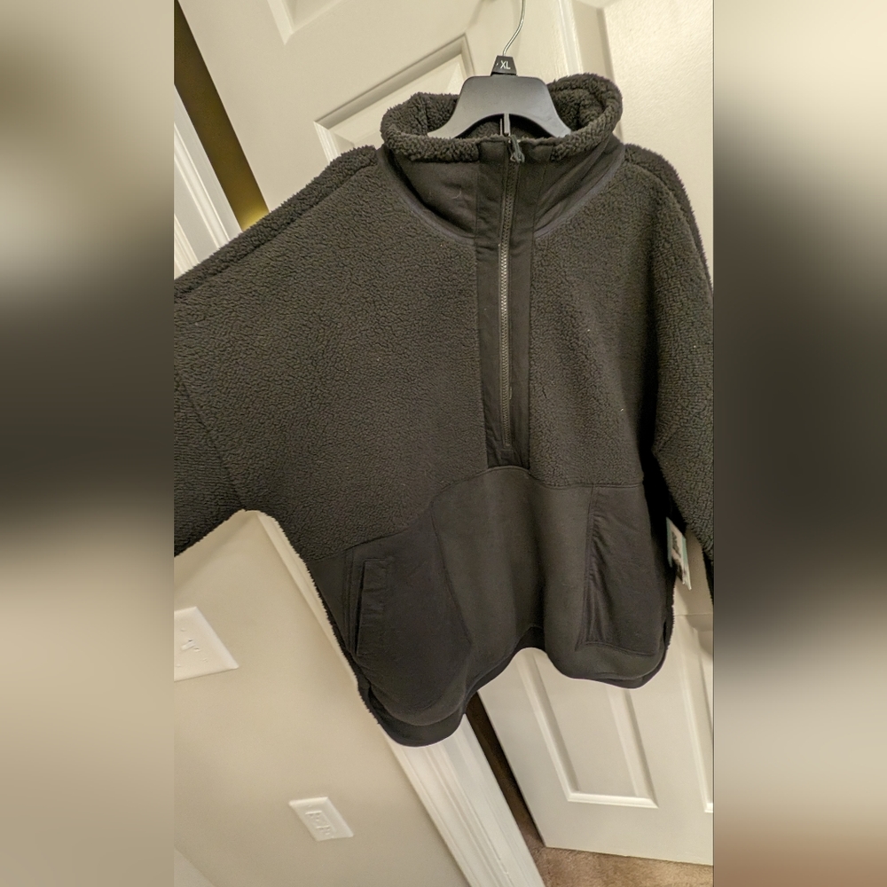 Women's DSG XL black fleece pull over sweatshirt